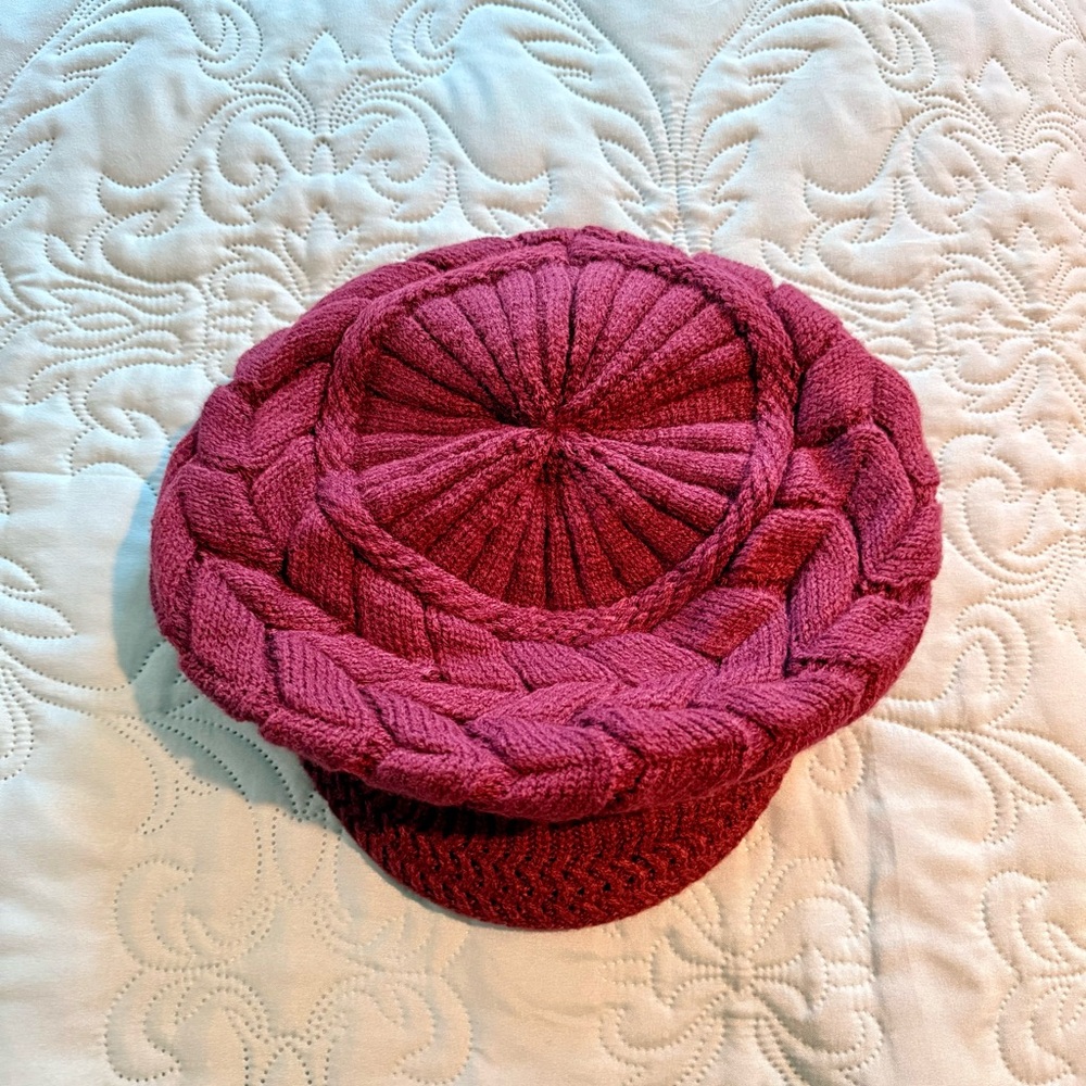 NEVER WORN - Elegant Purple 💟 Knit Beret ~ Perfect 👌🏻 for Winter ☃️ Fun!! 😍